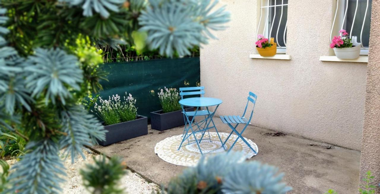 Fleurs De Cosmos Acomodação com café da manhã Albi Exterior foto